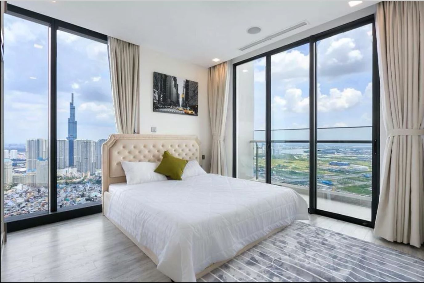 Cho thuê căn hộ 2 PN 83m2 view hồ Skyline Westlake
